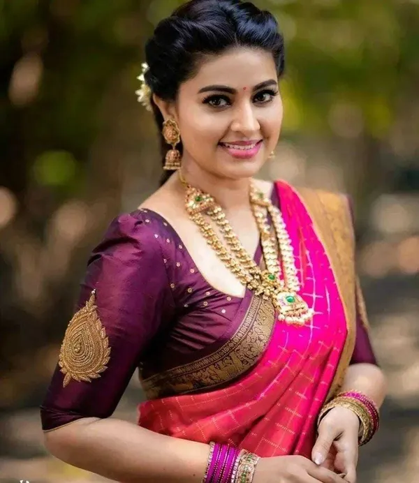 Pink_Embellished_Banarasi_Jacquard_Saree_(Pink)